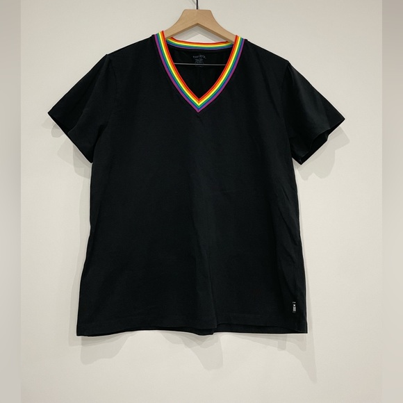 TomboyX Tops - TomboyX V-neck t-shirt